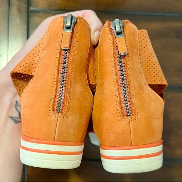 Eileen Fisher Women's Orange Nubuck Sport Platform Sandals - Picture 6 of 8